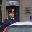 Rapina in banca, bottino di 8 mila euro