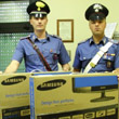 Ruba due televisori, inseguito e arrestato