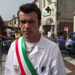 Tentato incendio al banchetto dei manifestanti