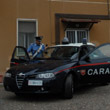 Aprono cassaforte a picconate