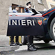 Tentano di speronare i carabinieri