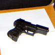 Al bar con la Smith e Wesson finta: denunciato