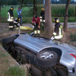 Mercedes si ribalta nel fosso: muore 42enne