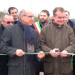 Inaugurato il ponte. I politici: �Scusate il ritardo�