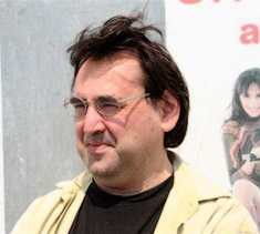 La poesia del poeta-performer Alberto Mori.<br>Il linguaggio sfocia nell'arte  