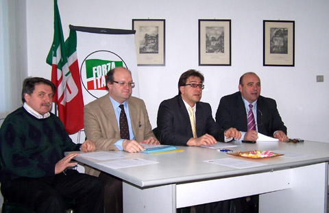 Conferenza stampa di Forza Italia: maggioranza coerente con il programma elettorale. No alla ristrutturazione del velodromo e sì alla revisione del progetto per viale Santa Maria