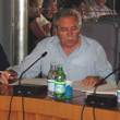 Toni accesi: il sindaco media