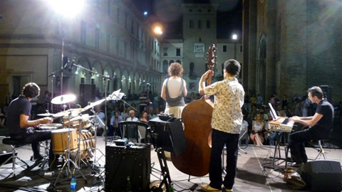 After dinner. Dal 18 giugno al 23 luglio, gli istituti musicali della citt� in piazza Duomo. Ingresso libero