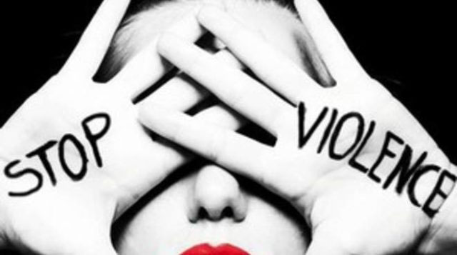 Spettacolo  di piazza contro la violenza di genere