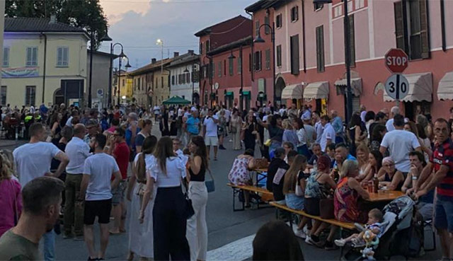 Spino, che bel rebelot: negozi aperti fino a tardi 