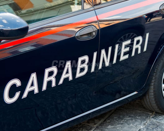 Viola il divieto di avvicinamento, arrestato