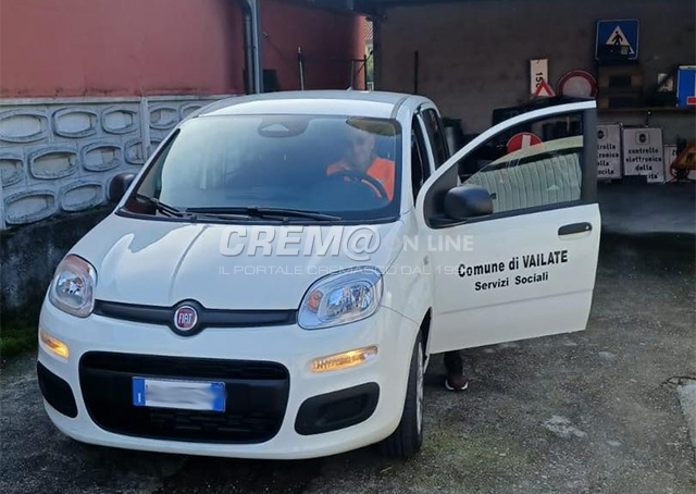 Vailate. Nuova auto per i servizi sociali