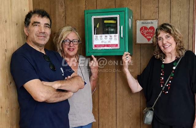 Un cuore per amico dona defibrillatore all'Arci